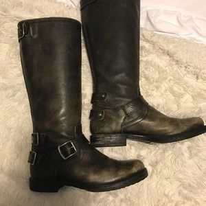 FRYE Veronica Back Zip Boots